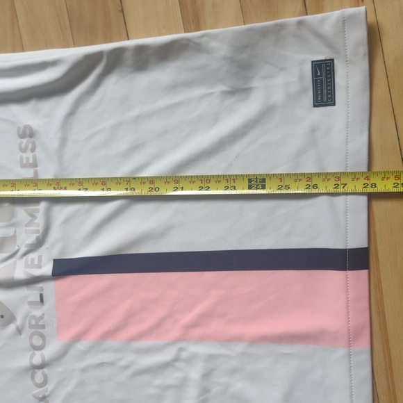 Paris Saint-Germain White and Pink Jersey - Picture 10 of 15